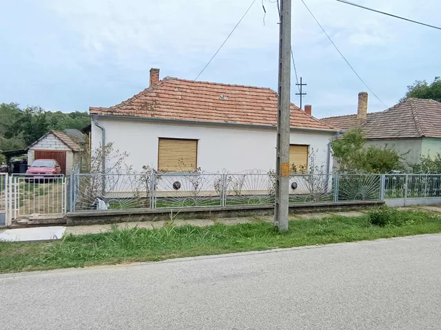 Eladó ház Környe 76 nm