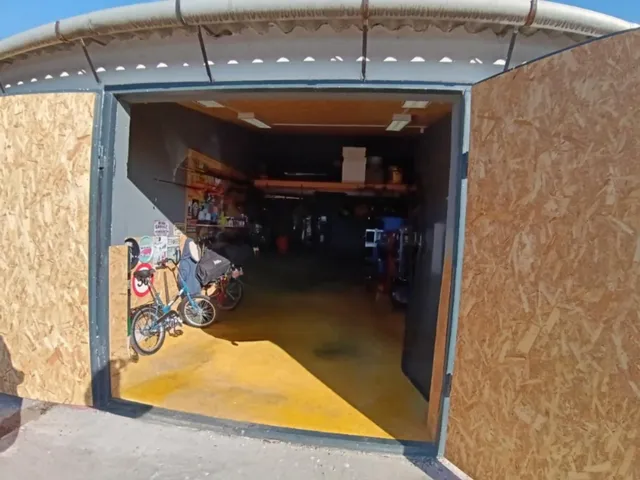 Eladó garázs Oroszlány 24 nm