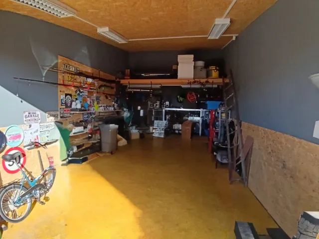 Eladó garázs Oroszlány 24 nm