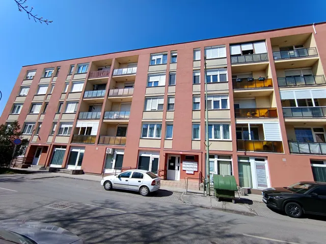 Eladó lakás Oroszlány 55 nm