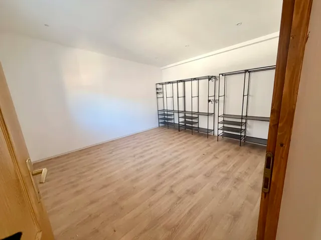 Eladó ház Neszmély 190 nm