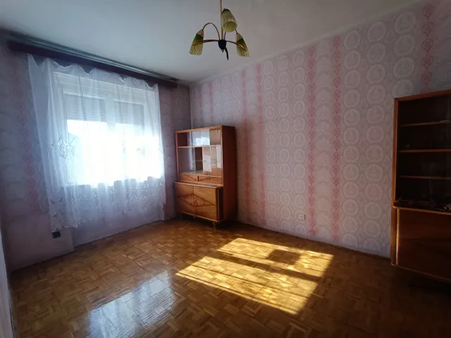 Eladó lakás Oroszlány 52 nm