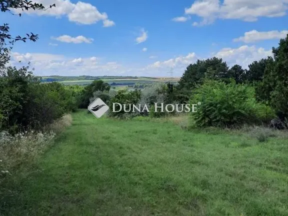 Eladó telek Pátka 3019 nm