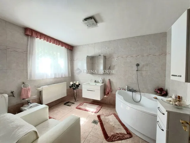 Eladó ház Székesfehérvár 150 nm