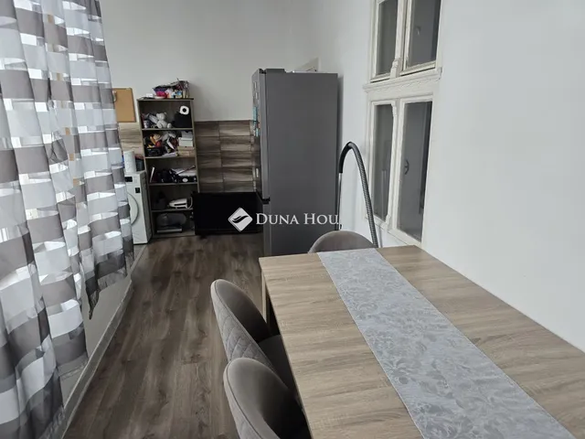Eladó ház Szabadbattyán 266 nm