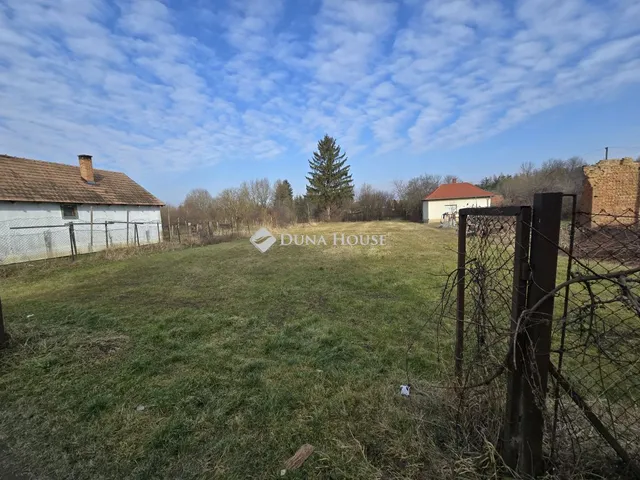 Eladó telek Csesztreg 1253 nm