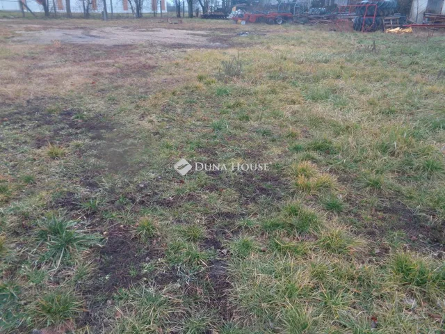 Eladó ház Kisláng 195 nm