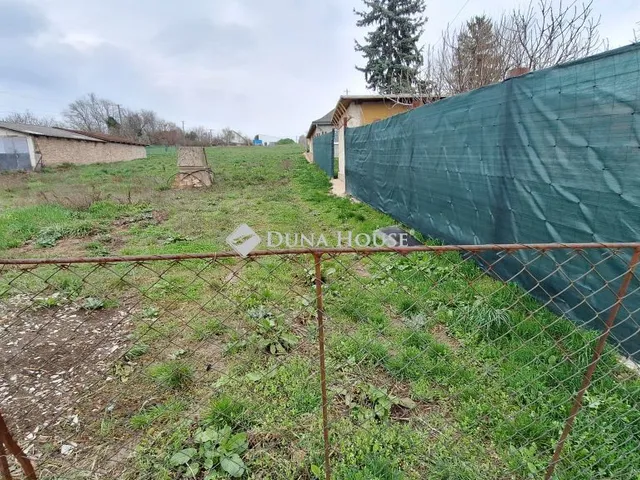 Eladó telek Polgárdi 1827 nm