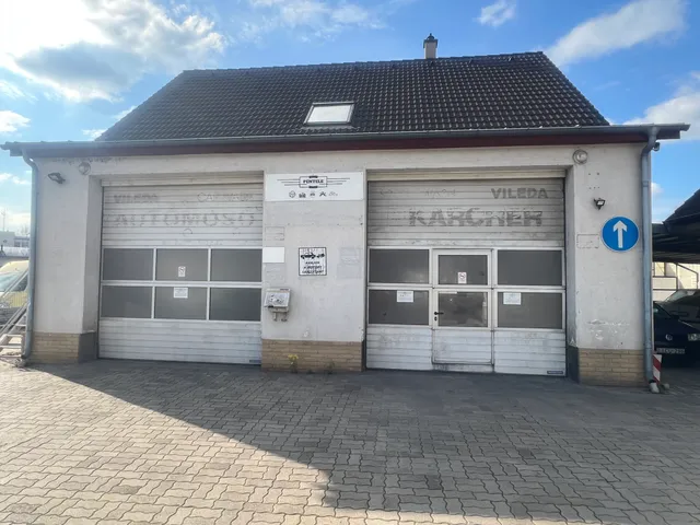 Eladó kereskedelmi és ipari ingatlan Dunaújváros 253 nm