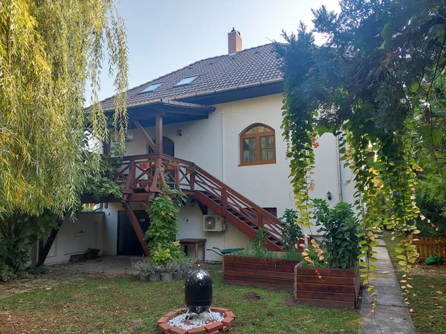 Eladó ház Székesfehérvár 216 nm