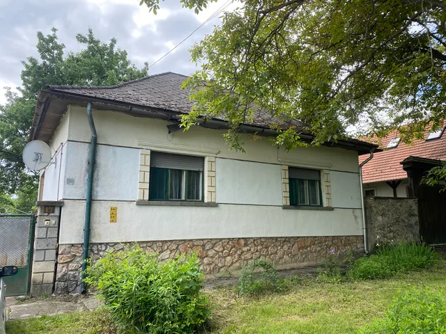 Eladó ház Bakonykúti 124 nm