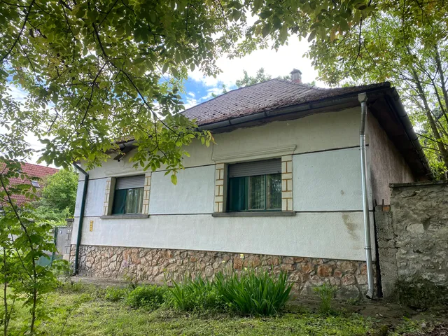 Eladó ház Bakonykúti 124 nm