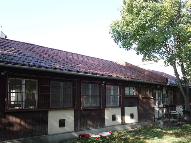 Eladó kereskedelmi és ipari ingatlan Székesfehérvár 190 nm