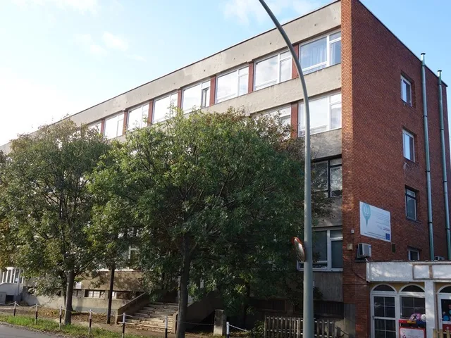 Eladó kereskedelmi és ipari ingatlan Székesfehérvár 67 nm