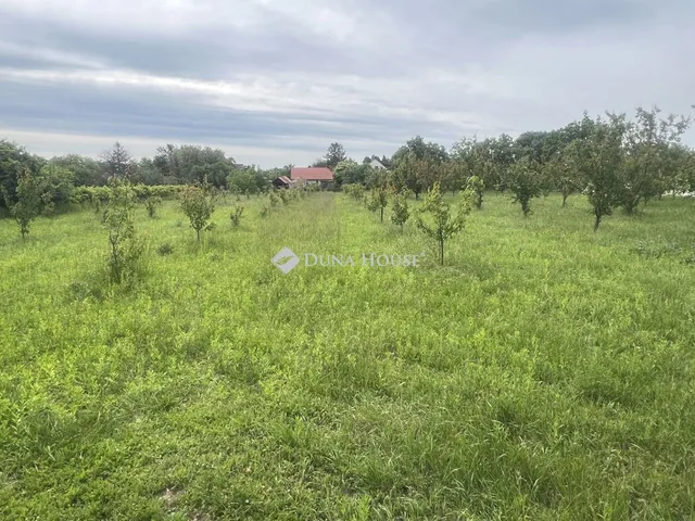 Eladó telek Úrhida 5633 nm