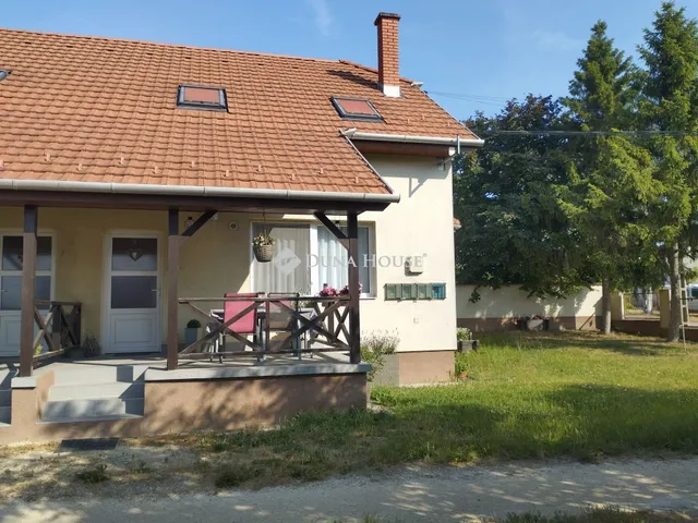 Eladó ház Csákvár 105 nm