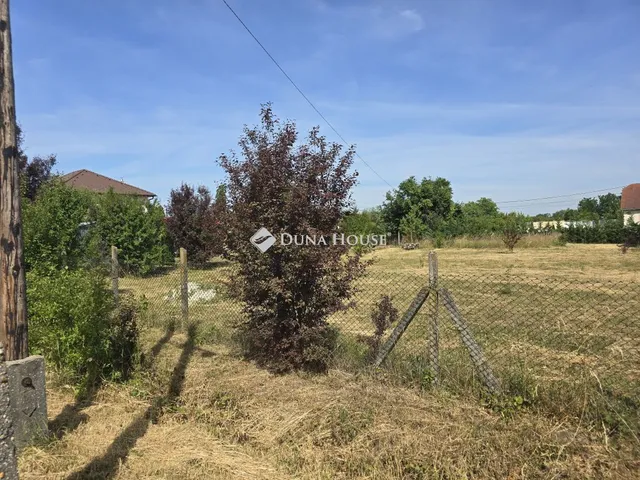 Eladó telek Lepsény 800 nm