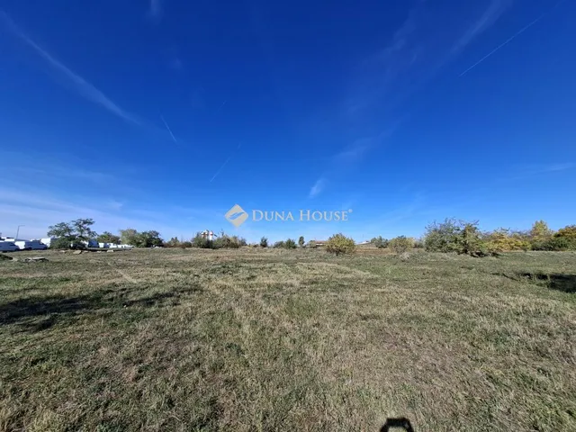 Eladó telek Székesfehérvár 20039 nm