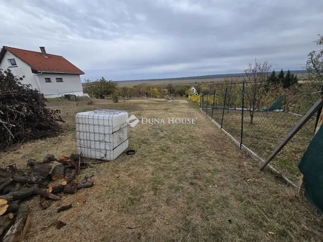 Eladó telek Csór 1196 nm