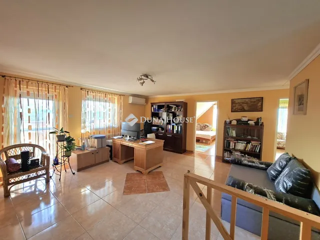 Eladó ház Seregélyes 307 nm