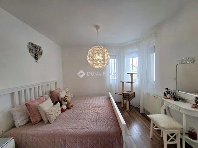 Eladó ház Enying 170 nm