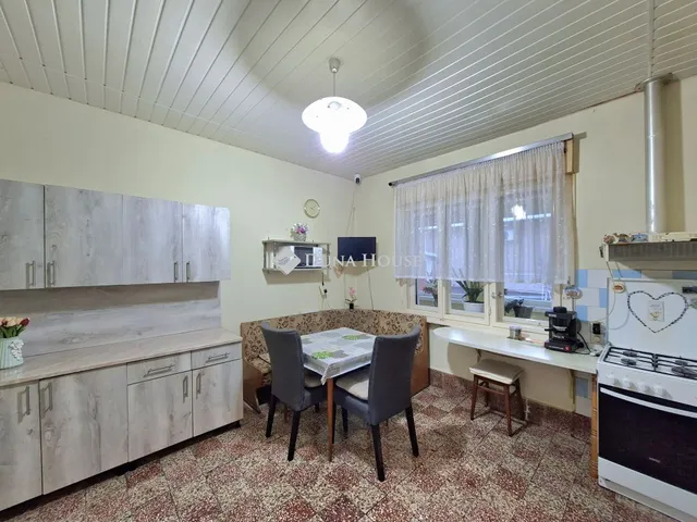 Eladó ház Soponya 93 nm