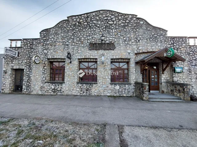 Eladó kereskedelmi és ipari ingatlan Nádasdladány 200 nm