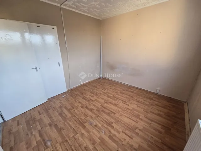 Eladó lakás Várpalota 62 nm