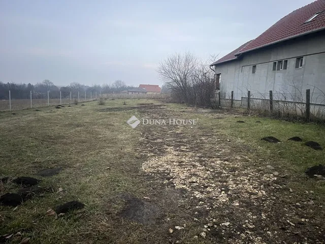 Eladó telek Kőszárhegy 955 nm