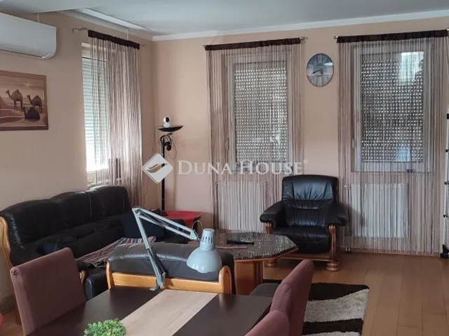 Eladó lakás Pápa 86 nm