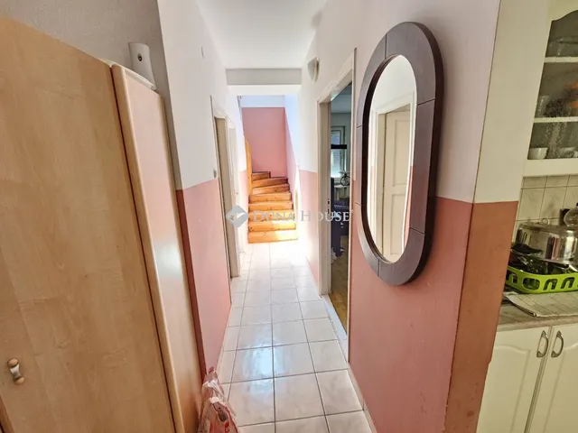 Eladó lakás Pápa 91 nm