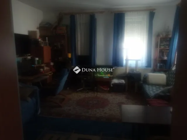 Eladó lakás Pápa 86 nm