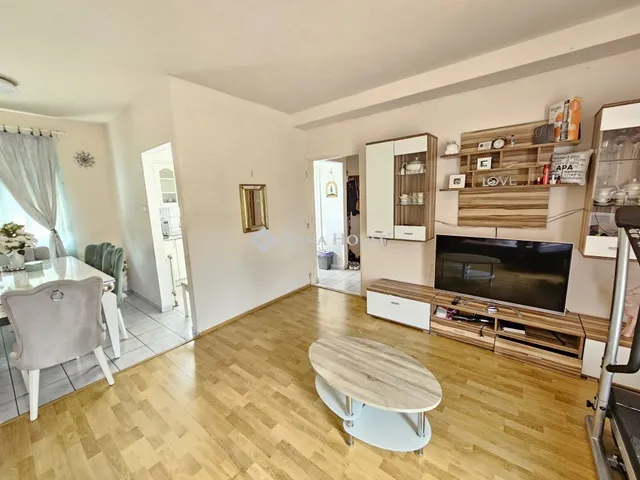 Eladó lakás Pápa 79 nm