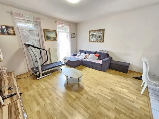 Eladó lakás Pápa 79 nm