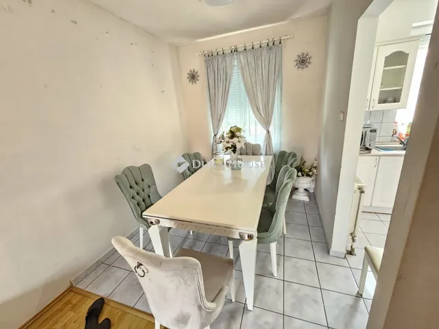 Eladó lakás Pápa 79 nm