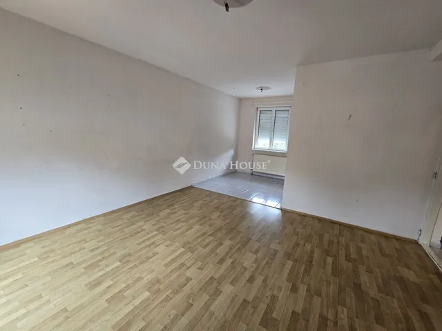 Eladó lakás Pápa 79 nm