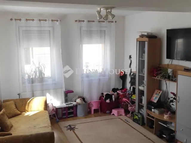 Eladó lakás Pápa 85 nm