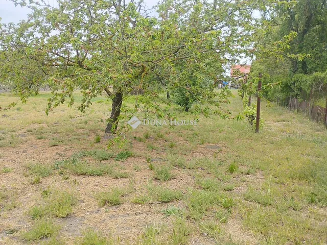 Eladó telek Székesfehérvár 1083 nm