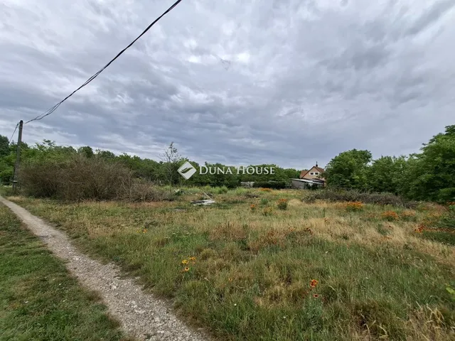 Eladó telek Székesfehérvár 1390 nm