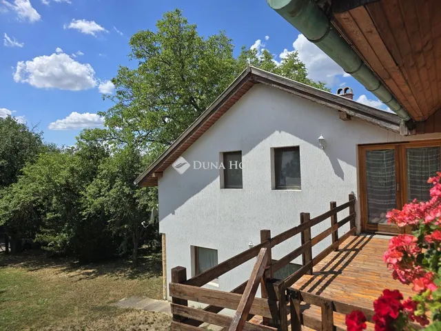 Eladó lakás Lovasberény 320 nm