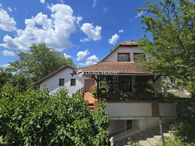 Eladó lakás Lovasberény 192 nm
