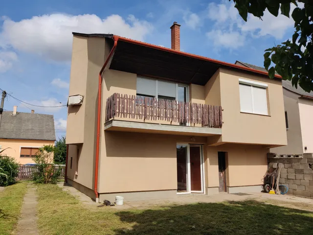 Eladó ház Tát 148 nm