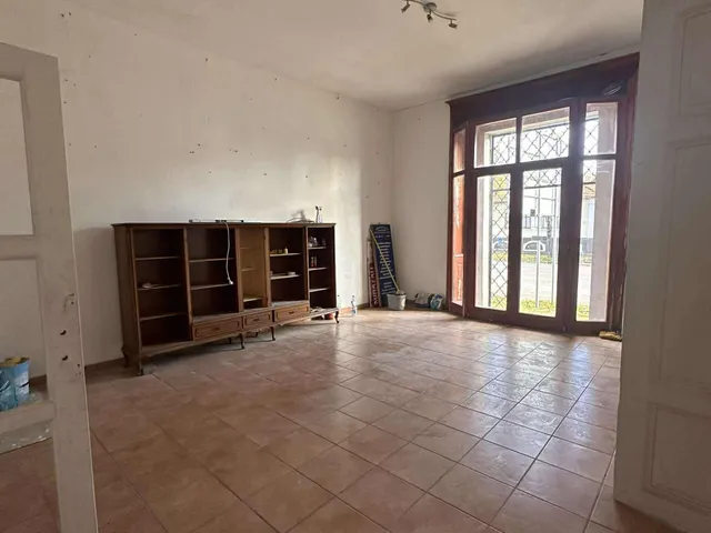 Kiadó kereskedelmi és ipari ingatlan Esztergom 60 nm