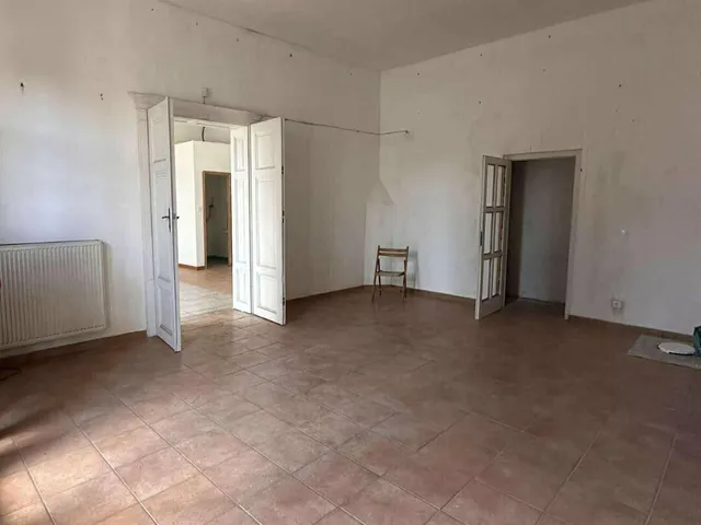 Kiadó kereskedelmi és ipari ingatlan Esztergom 60 nm