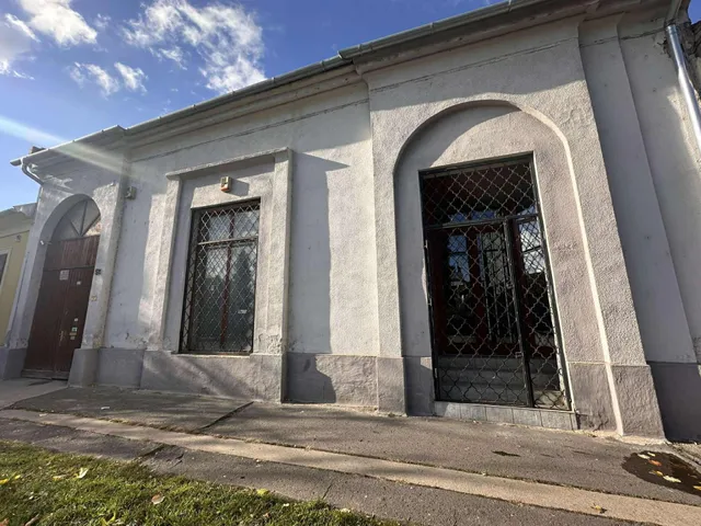 Kiadó kereskedelmi és ipari ingatlan Esztergom 60 nm