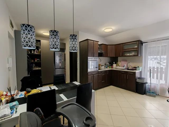 Eladó lakás Nyergesújfalu 75 nm