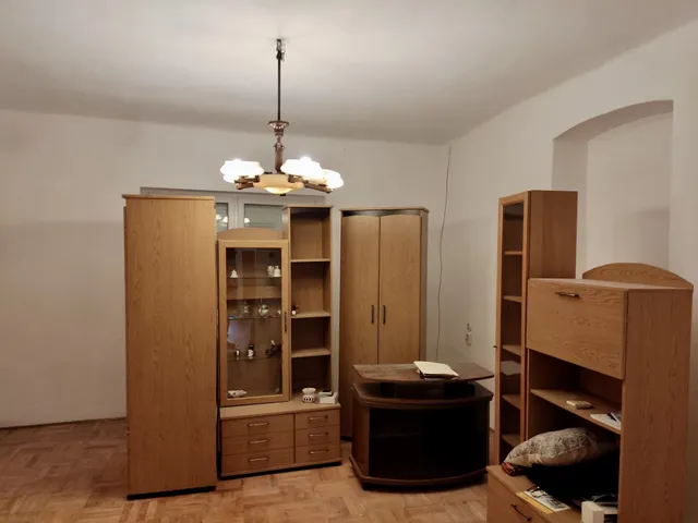 Eladó ház Üröm, Fő út 93 nm