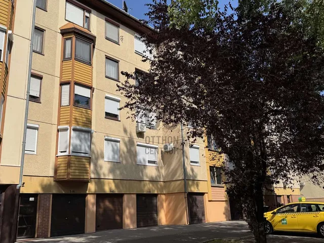 Eladó lakás Budapest XVIII. kerület, Gloriett-telep 74 nm