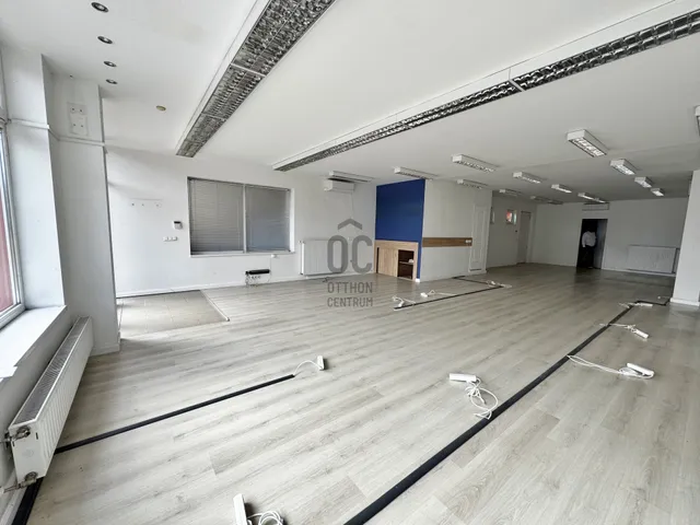 Kiadó kereskedelmi és ipari ingatlan Budapest XVI. kerület, Árpádföld 132 nm