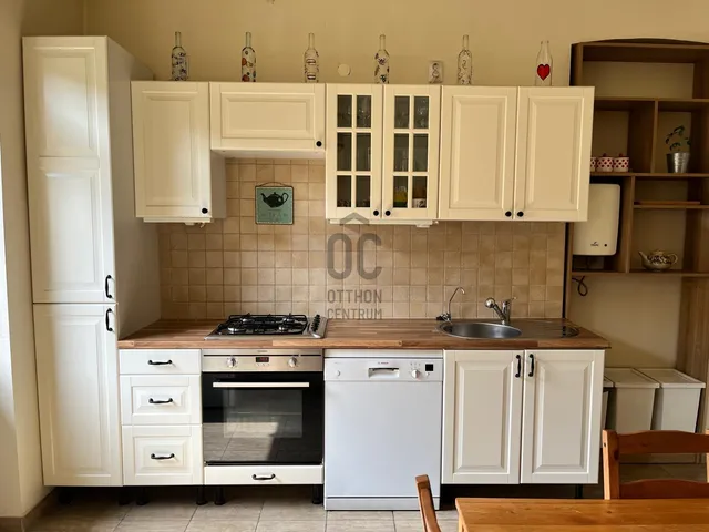 Eladó lakás Budapest VIII. kerület, Fiumei út 92 nm